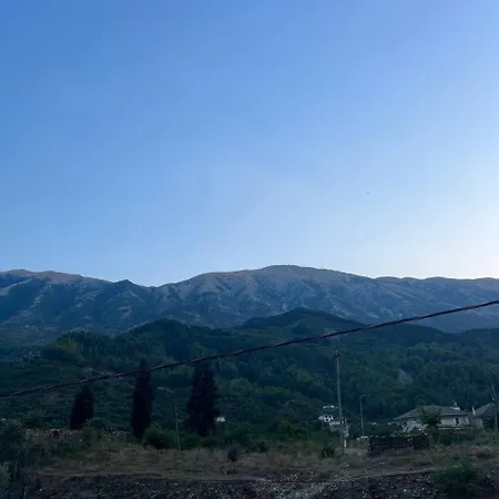 Space بيت ضيافة Përmet